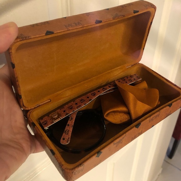 MCM tortoise shell look Sunglasses bought at Saks with logo - Picture 2 of 10